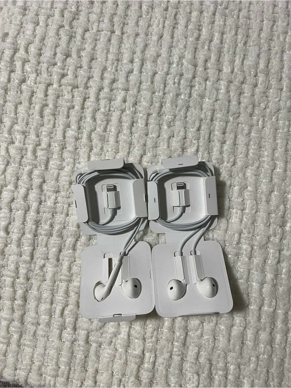 Apple White Wired Earbuds 2 sets